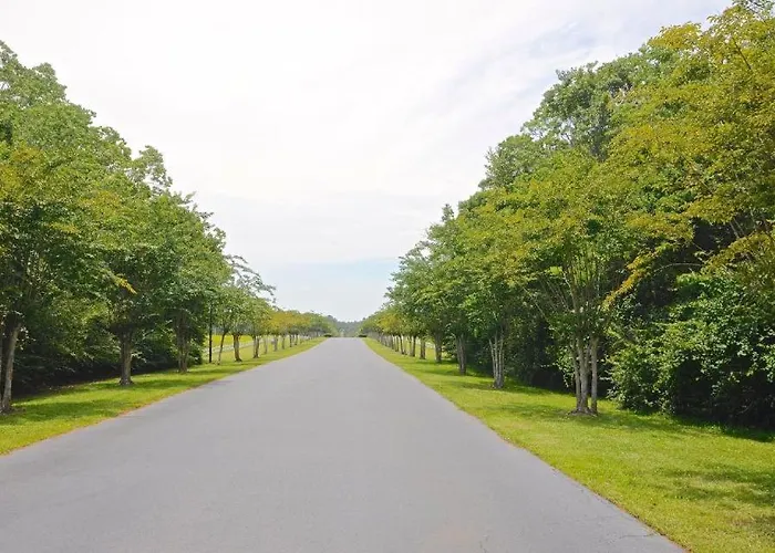 Holiday home 3b/2b W/ Pool & Tennis Court, Sleeps 6