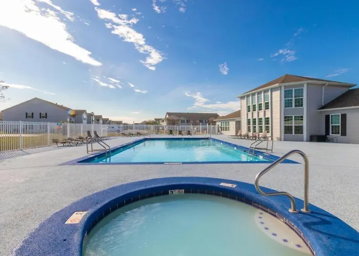 3b/2b W/ Pool & Tennis Court, Sleeps 6 Holiday home Gulf Shores