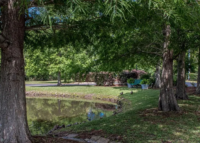 3b/2b W/ Pool & Tennis Court, Sleeps 6 *