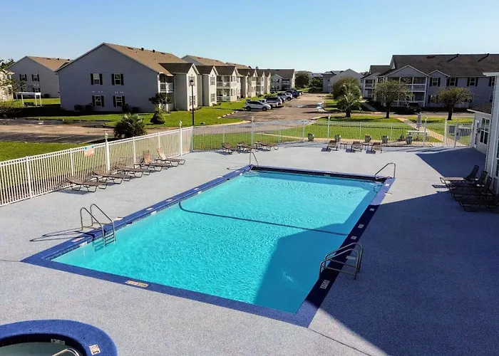 3b/2b W/ Pool & Tennis Court, Sleeps 6 Holiday home Gulf Shores